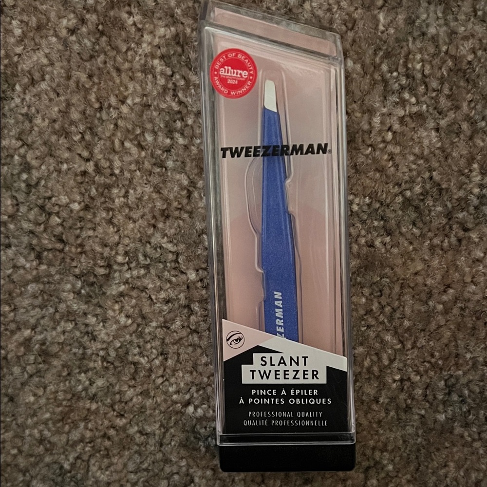 NWT Tweezerman Slant Tweezer in Blue